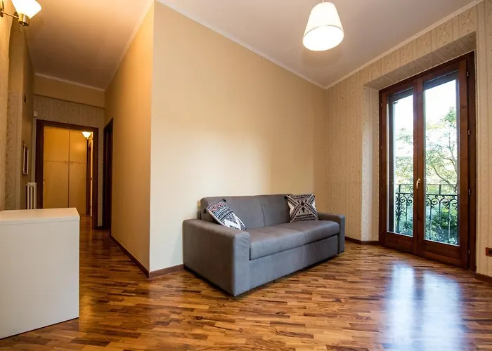 Shortmi Montello Milano