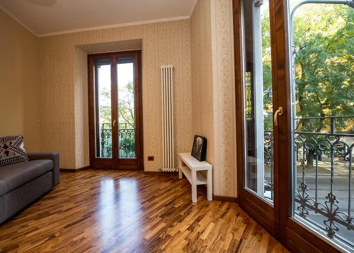 Shortmi Montello * Milano